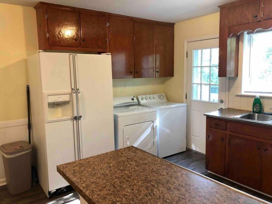 *Welcoming Cary Townhome*King Bed*Long Term Stays* Εξωτερικό φωτογραφία